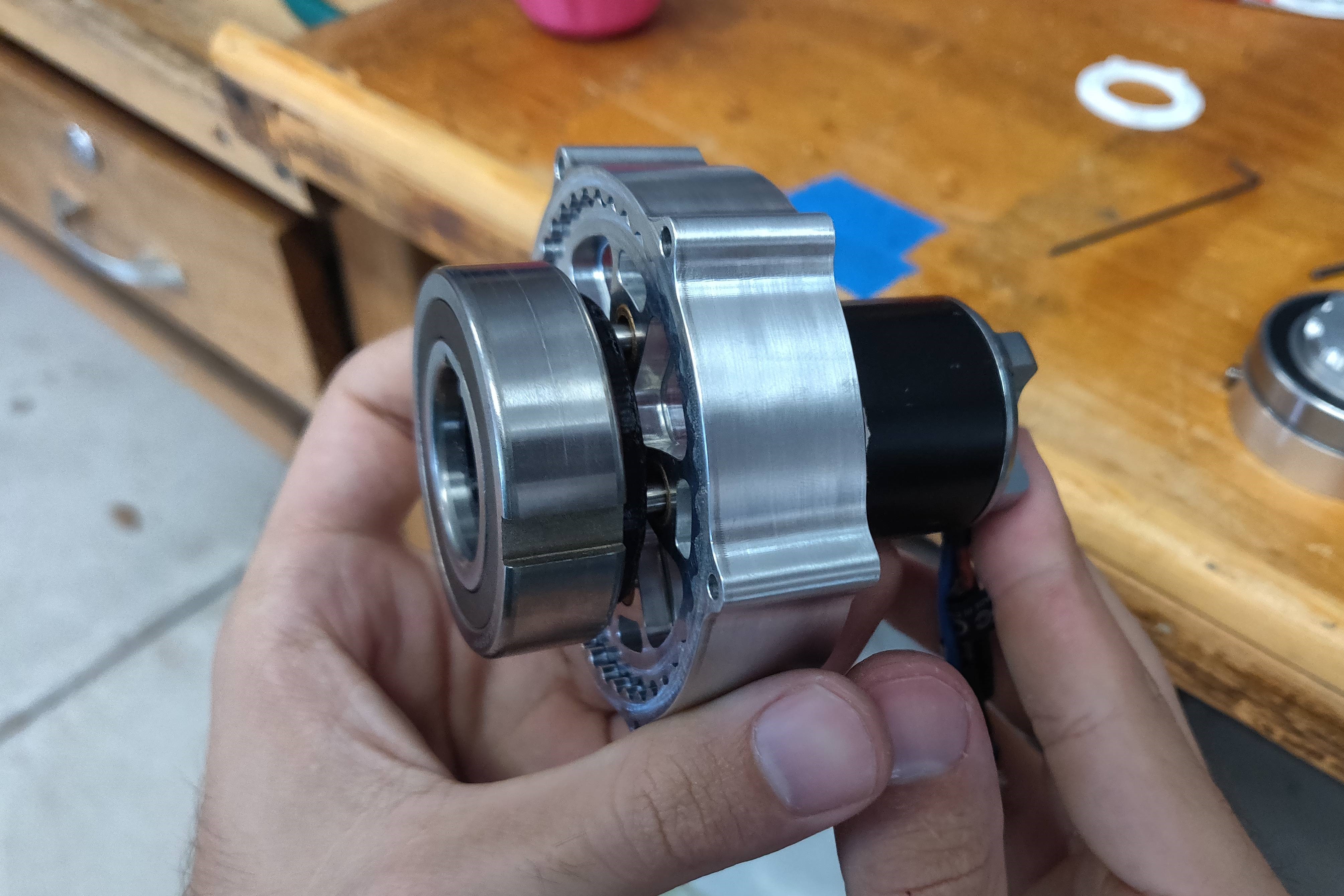 Metal cycloidal gearbox without front and back covers